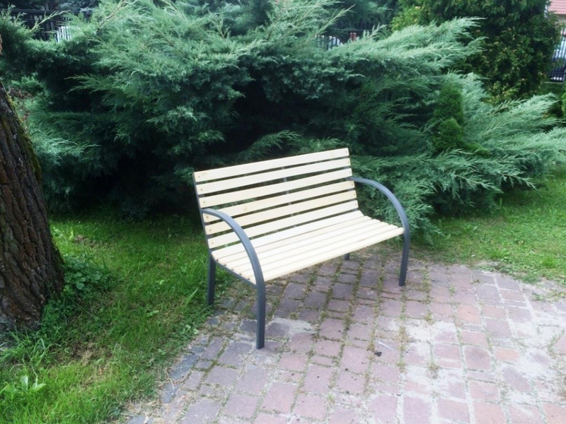 Садова лава GardenLine MEB2790 дерев'яна 120х60х80 см паркова з підлокітниками,тримісна MEB2790 фото